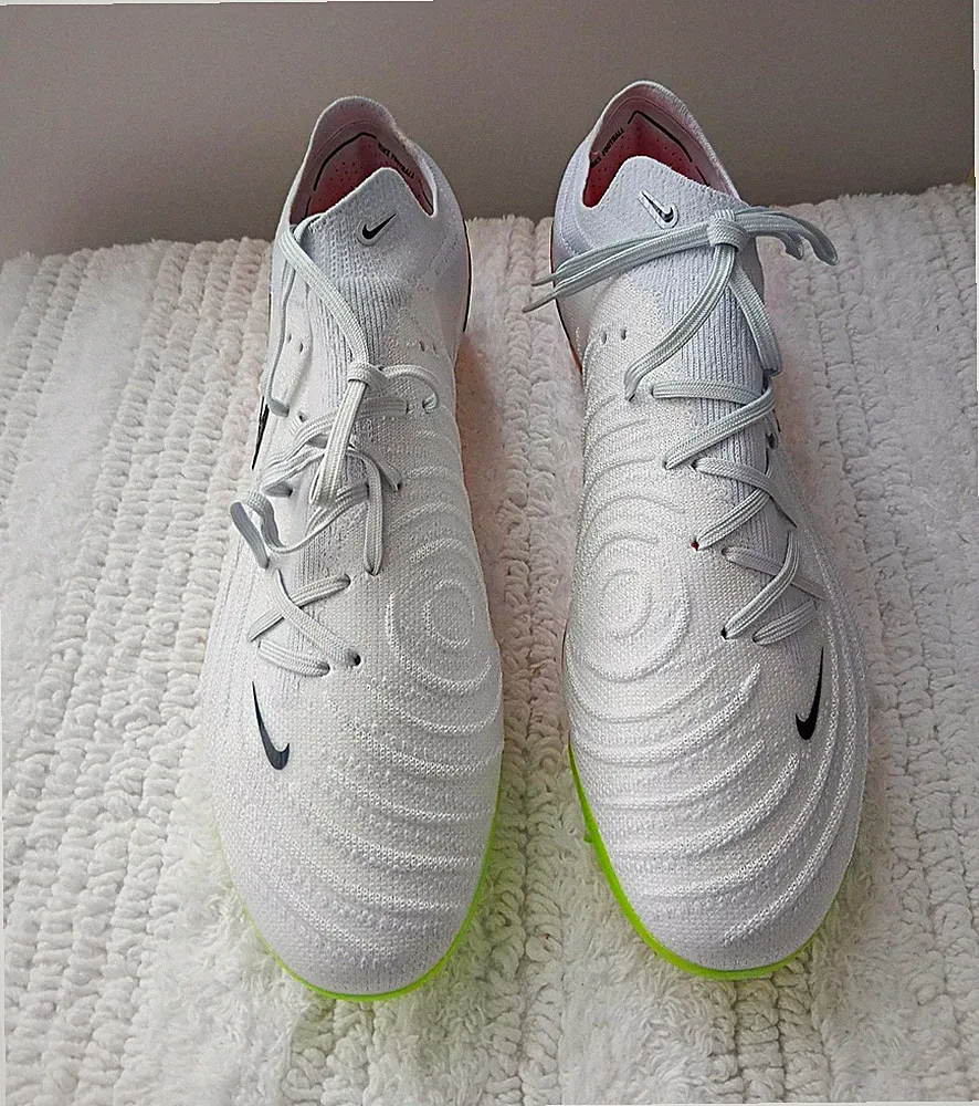 Nike White/Orange Speckled Heel Soccer Cleats Women's US 13 Medium (B/M)