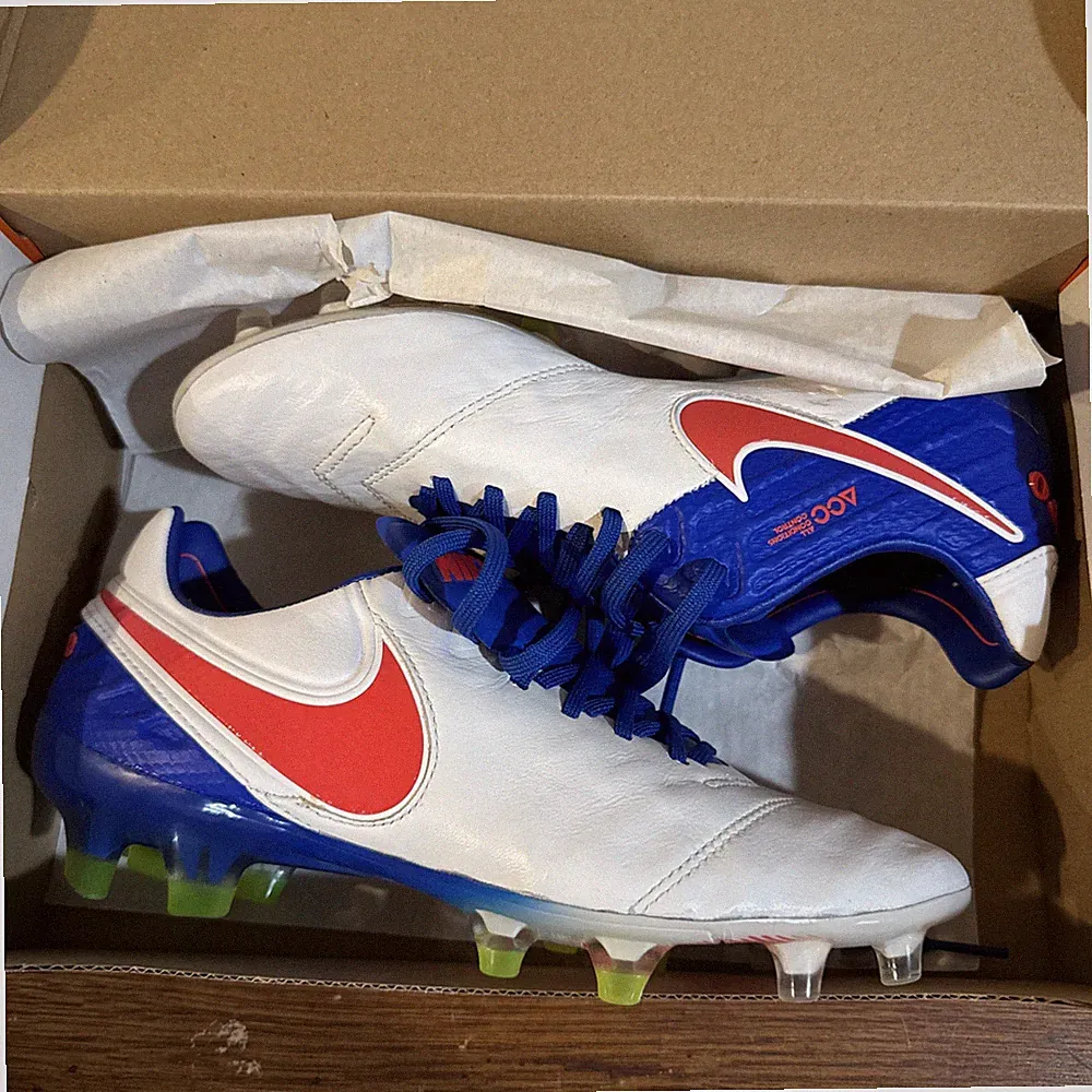 Nike WMNS Tiempo Legend VI FG Soccer Cleats Size 6.5 Leather New 819256-164