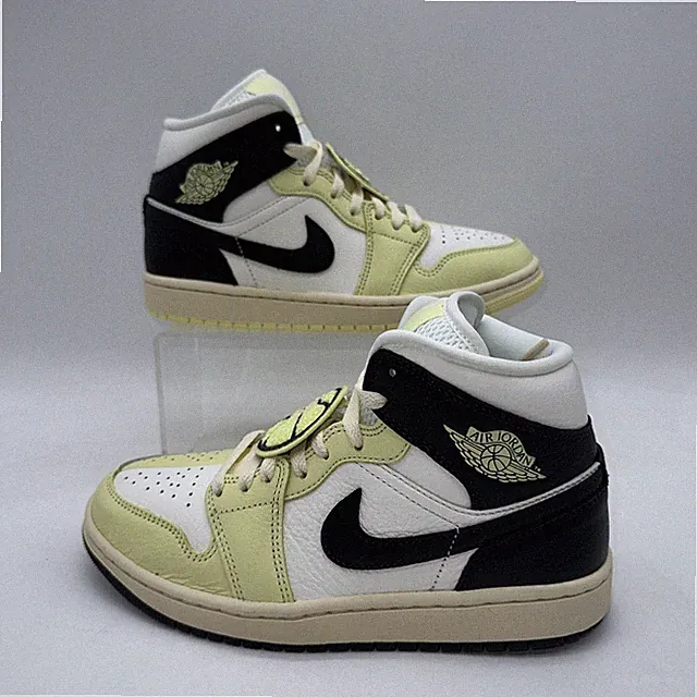 Nike Women's Size 8 Air Jordan 1 Mid SE (HQ3008 130) White/Yellow Basketball