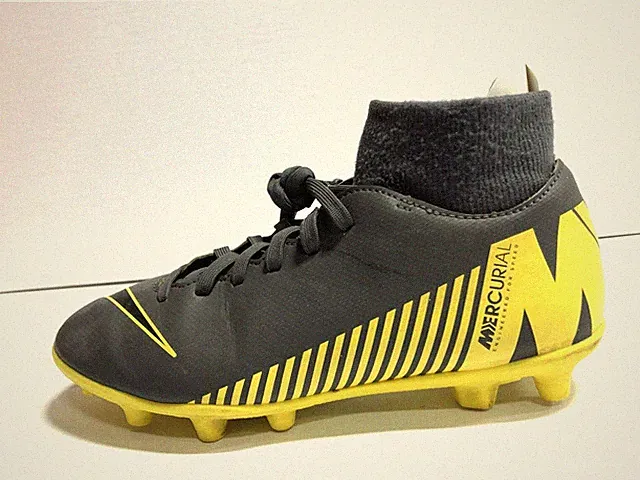 Nike Women’s Superfly 6, Grey/Yellow Soccer Cleats, Size 6.5M