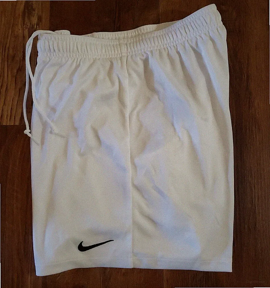 NIKE WOMENS EQUALIZER KNIT SOCCER SHORTS WHITE 645510 156 NWT SIZE M