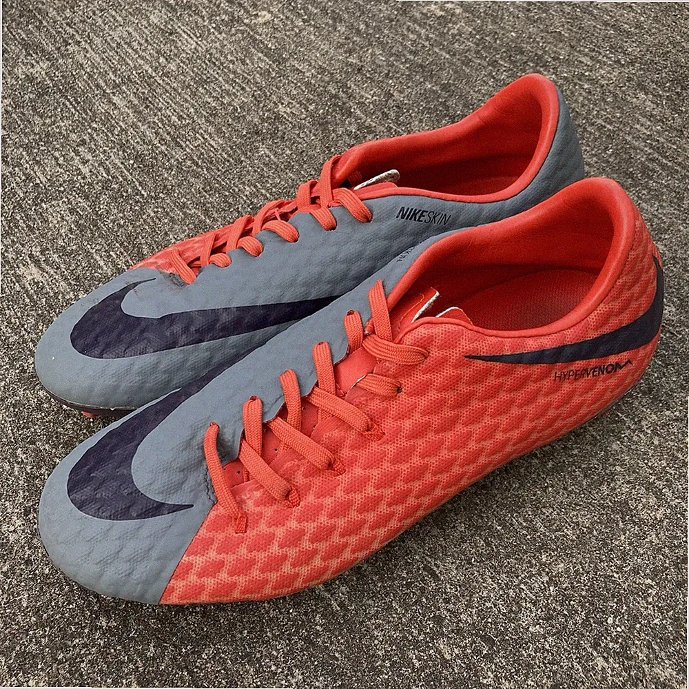 womens soccer cleats size 7.5
