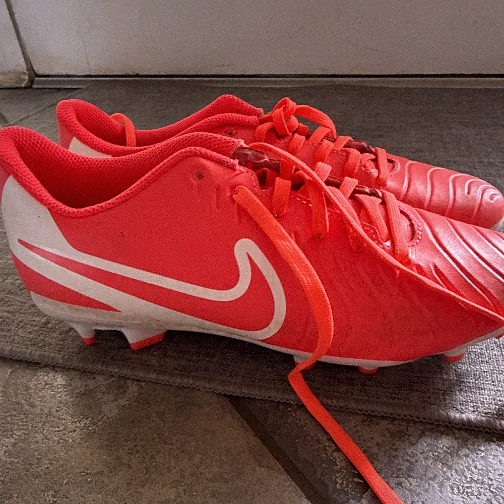 Nike womens Soccer Cleats - Orange Main Color, US Size W 9