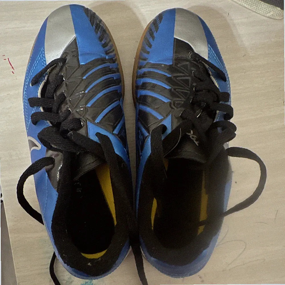 indoor soccer shoes kids