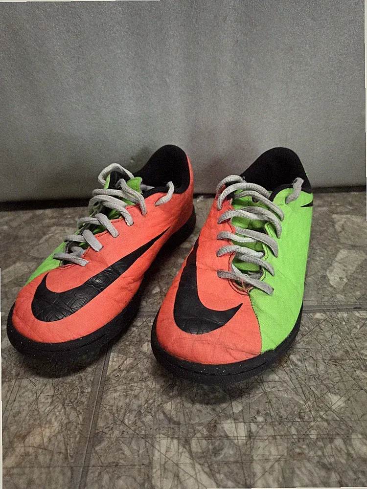 Nike Youth Hypervenom X Size 2Y Used Green Orange Indoor Soccer Cleats