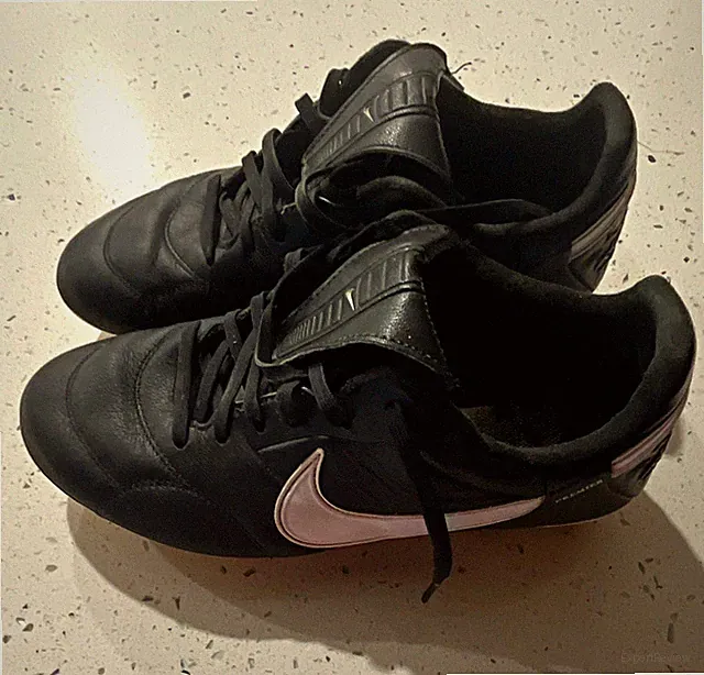 Nike Youth Soccer 6.5 Cleats Black w/ White Swoosh Molded Studs