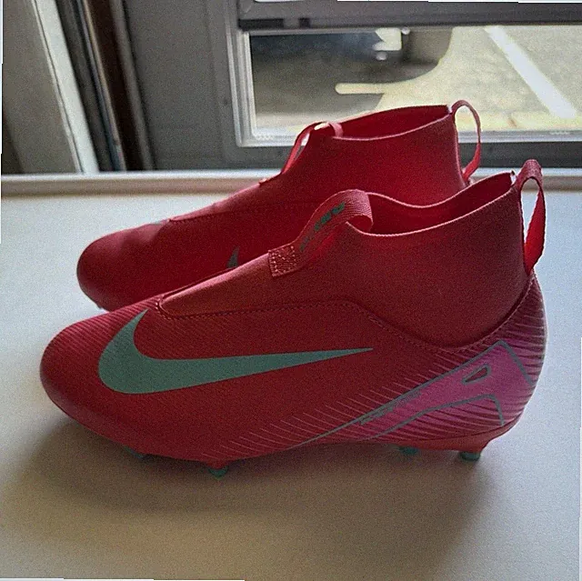 Nike Youth Soccer Cleats Red Teal Kids Size 4Y Firm Ground Soccer Shoes