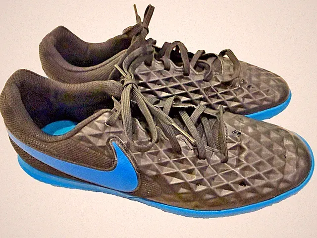 Nike Youth Soccer Turf Shoes Black Blue Diamond Texture Size 6Y