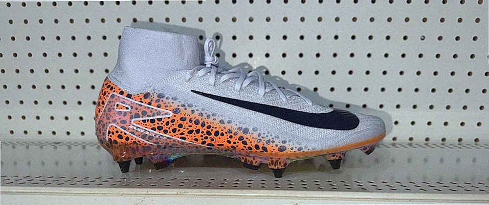 mens soccer cleats size 13