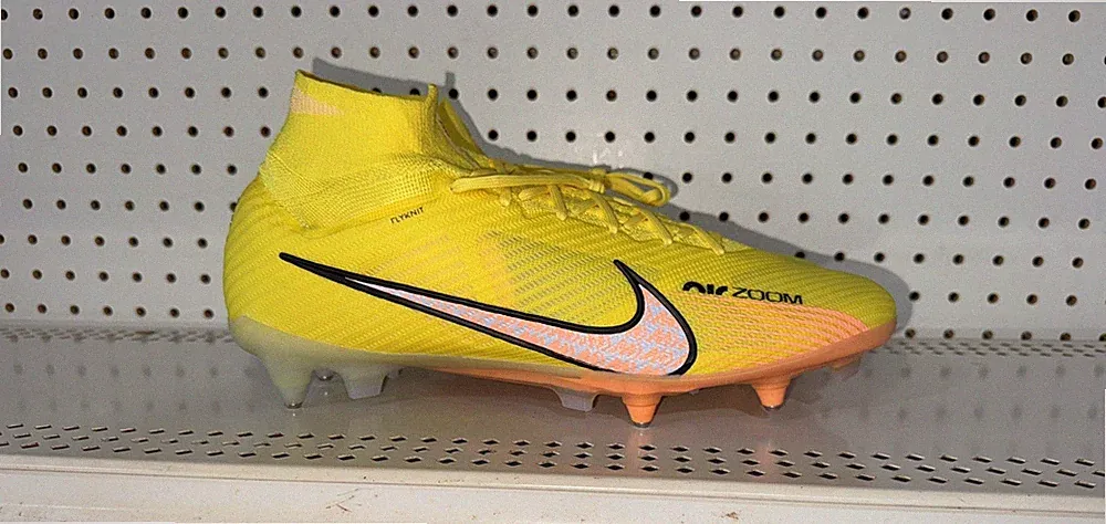 Nike Zoom Mercurial Superfly 9 Elite SG Pro AC Mens Soccer Cleats Size 13 Yellow