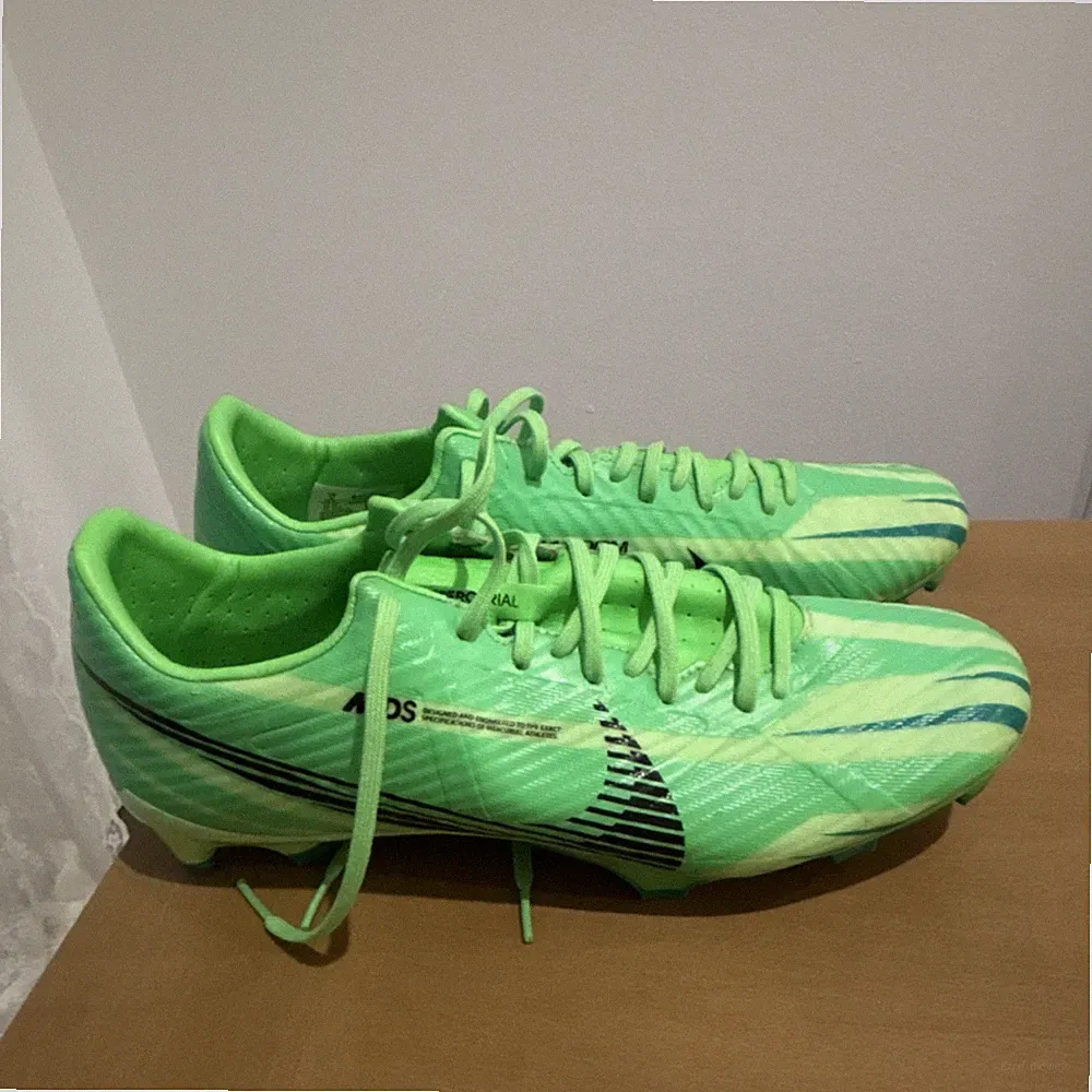 Nike Zoom Mercurial Vapor 15 Green Soccer Cleats Size 9