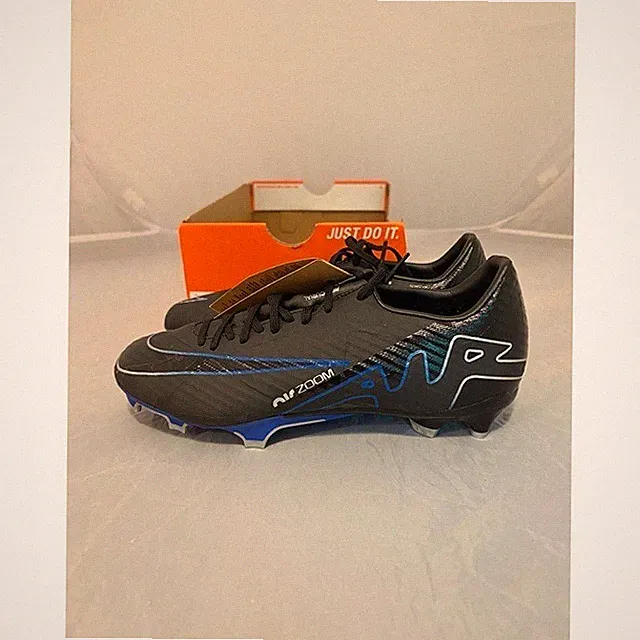 Nike Zoom Vapor 15 Academy black blue soccer cleats women’s size 7 DJ5631 040
