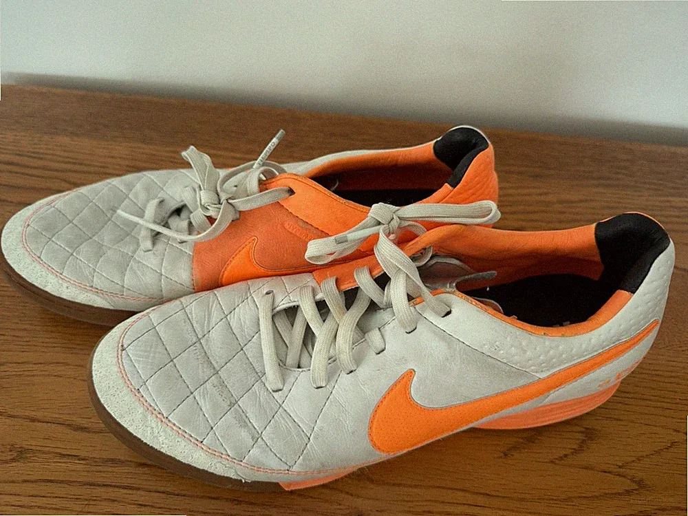 NIKEid Tempo Indoor Women’s Soccer Cleats White/Orange Size 9.5 US