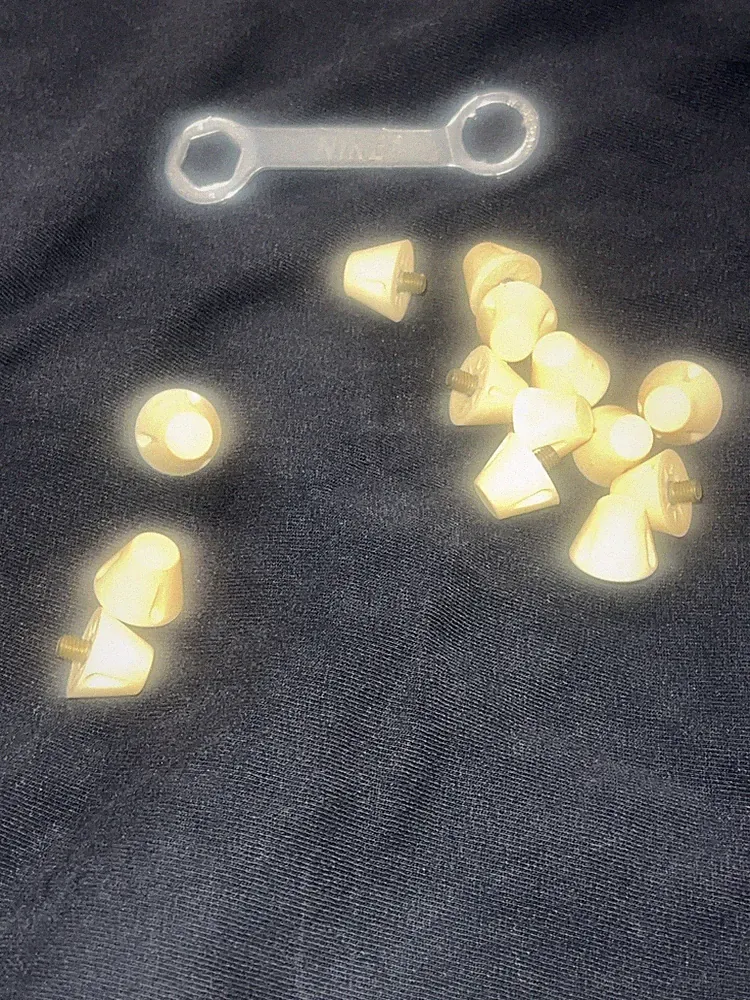 White Screw-In