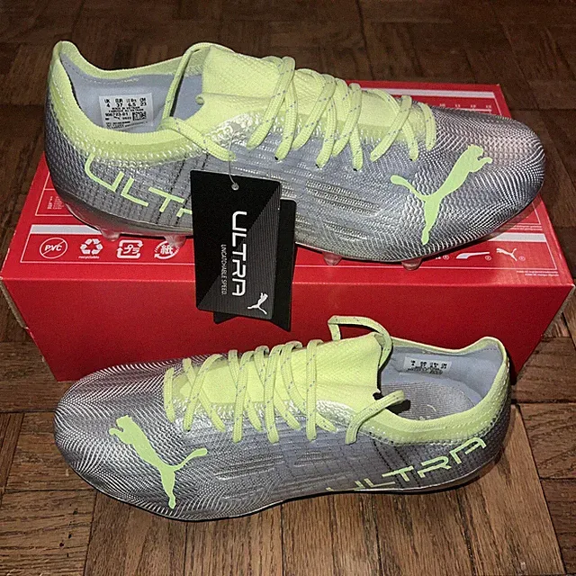 NWB Women’s 6 Puma Ultra 1.4 Firm GroundAg Soccer Cleats Silver Trainers