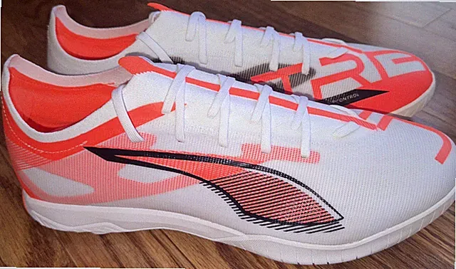 NWOB PUMA Ultra 5 Match Turf Trainer Soccer Cleats - White/Neon Orange - Mens 13