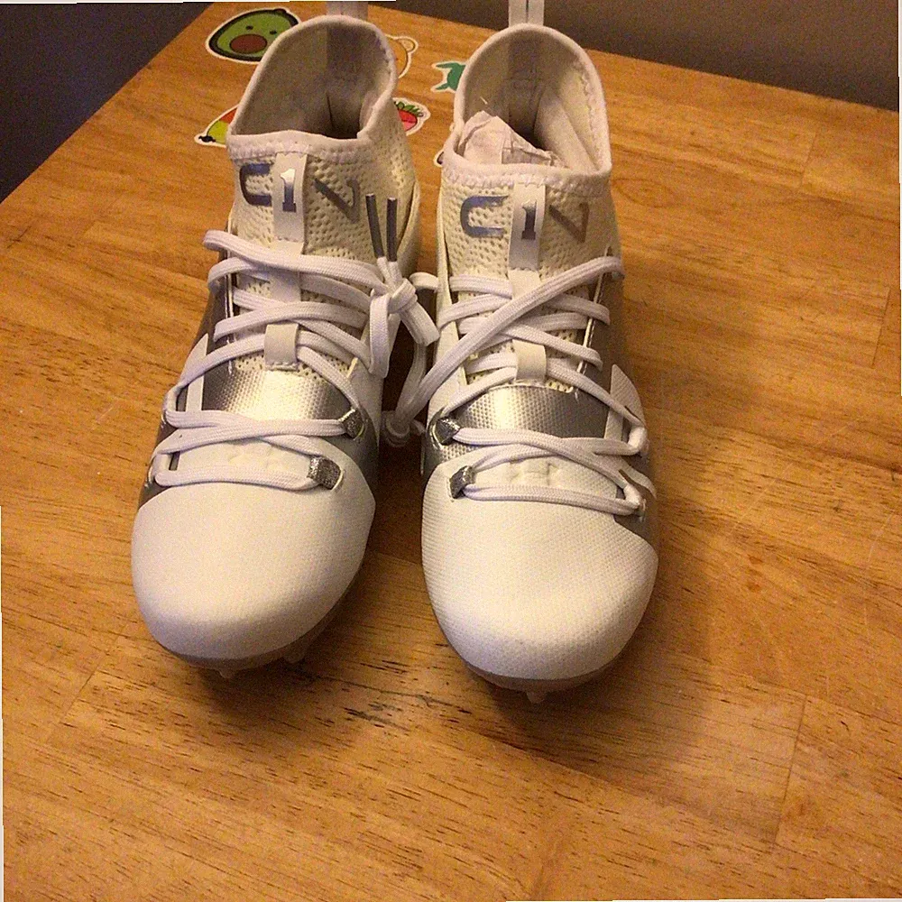 nwot under armour youth soccer cleats White C1n 4Y
