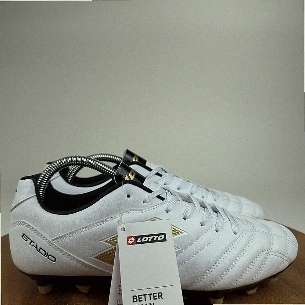 NWT Mens Lotto Stadio 705 Firm Ground White Athletic Soccer Cleats Shoes Size 9