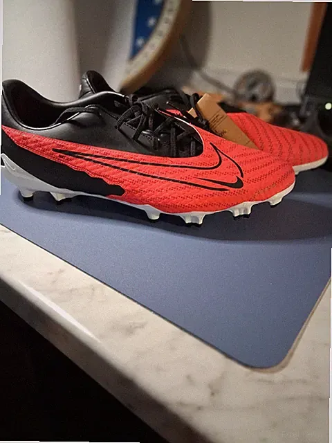 NWT Nike Phantom GX Club Firm Ground Soccer Cleats - Red & Black Size 13
