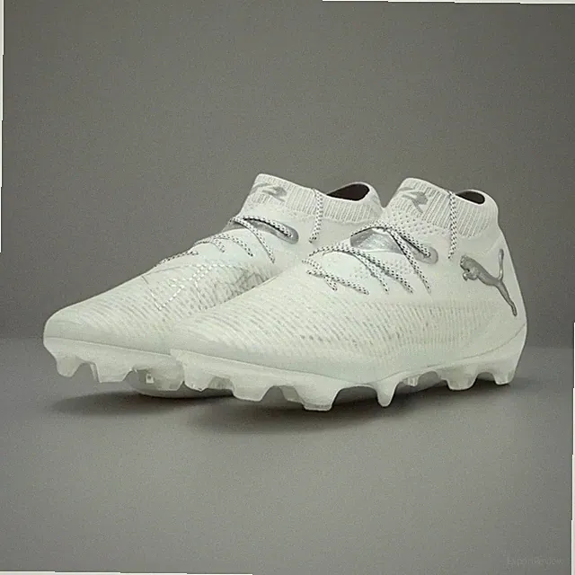 NWT PUMA Future White soccer Cleats Molded Studs Us 9.5