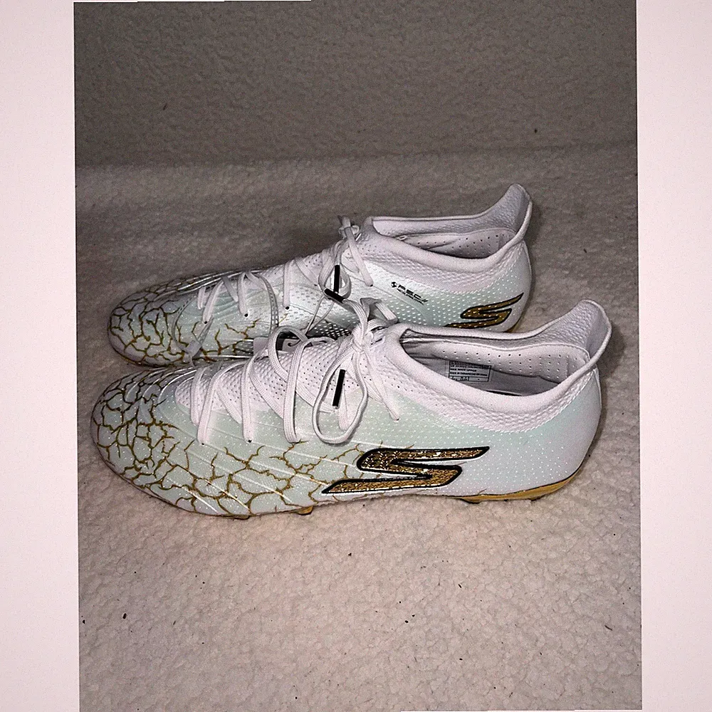 NWT Skechers SKX_01 Hyper Burst Pro Soccer Cleats Mens 13 White Gold 252021 WBGD