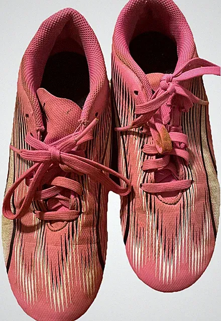 Pink ULTRA PUMA Play Indoor Training Soccer Youth Girls Size 2.5