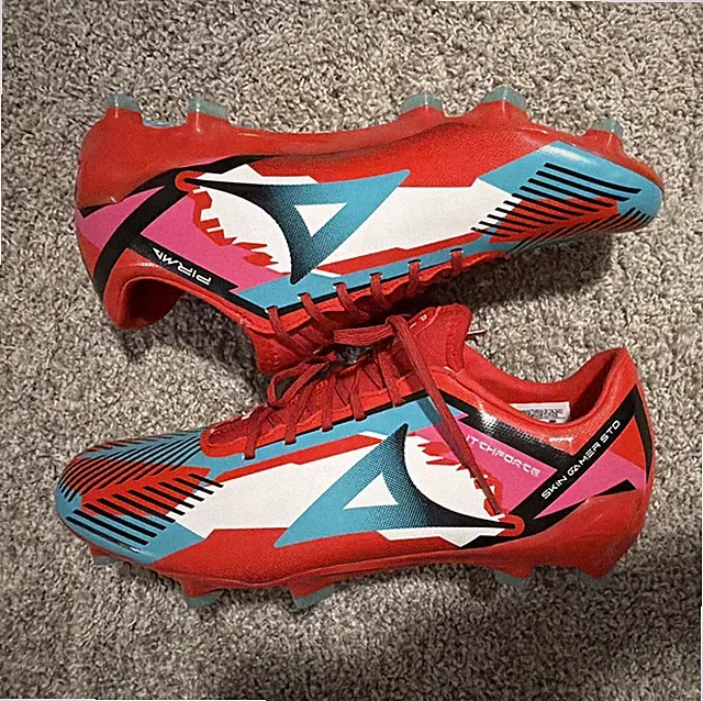 Pirma cleats Men's Soccer Cleats Low Top Lace Up Plastic Colorblock