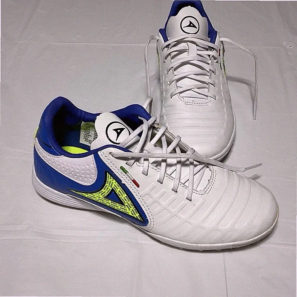 soccer cleats boys