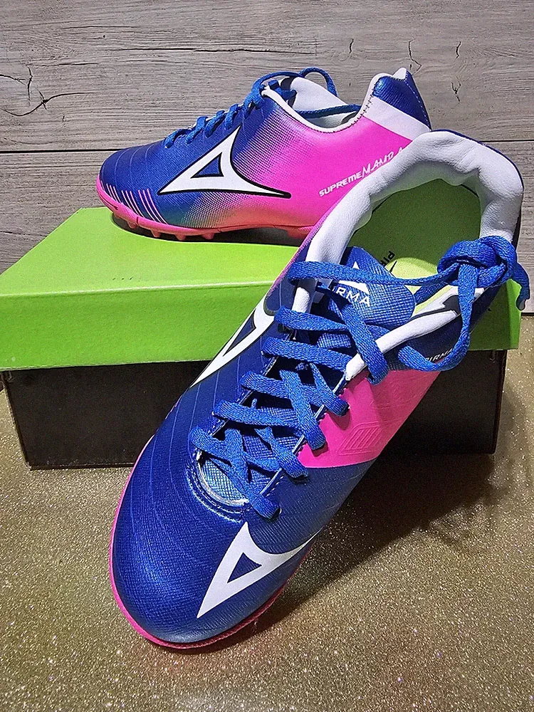 soccer cleats girls
