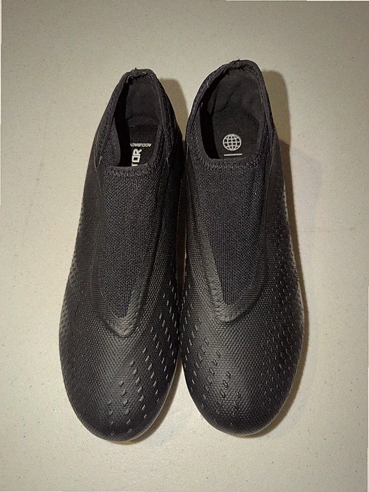 Predator Accuracy Size 6 Laceless Firm Ground Soccer Cleats Solid Blake NWOB