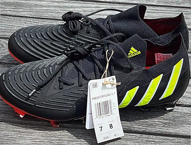 PREDATOR EDGE.1 FIRM GROUND SOCCER CLEATS Mens 7 Womens 8 NEW $250