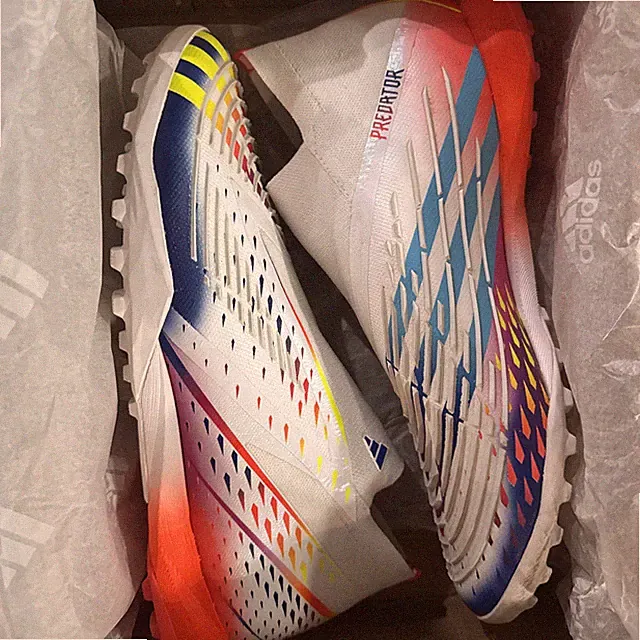 Predator Edge 1 TF Al Rihla Pack ,White, Solar Yellow , Power Men’s 9.5