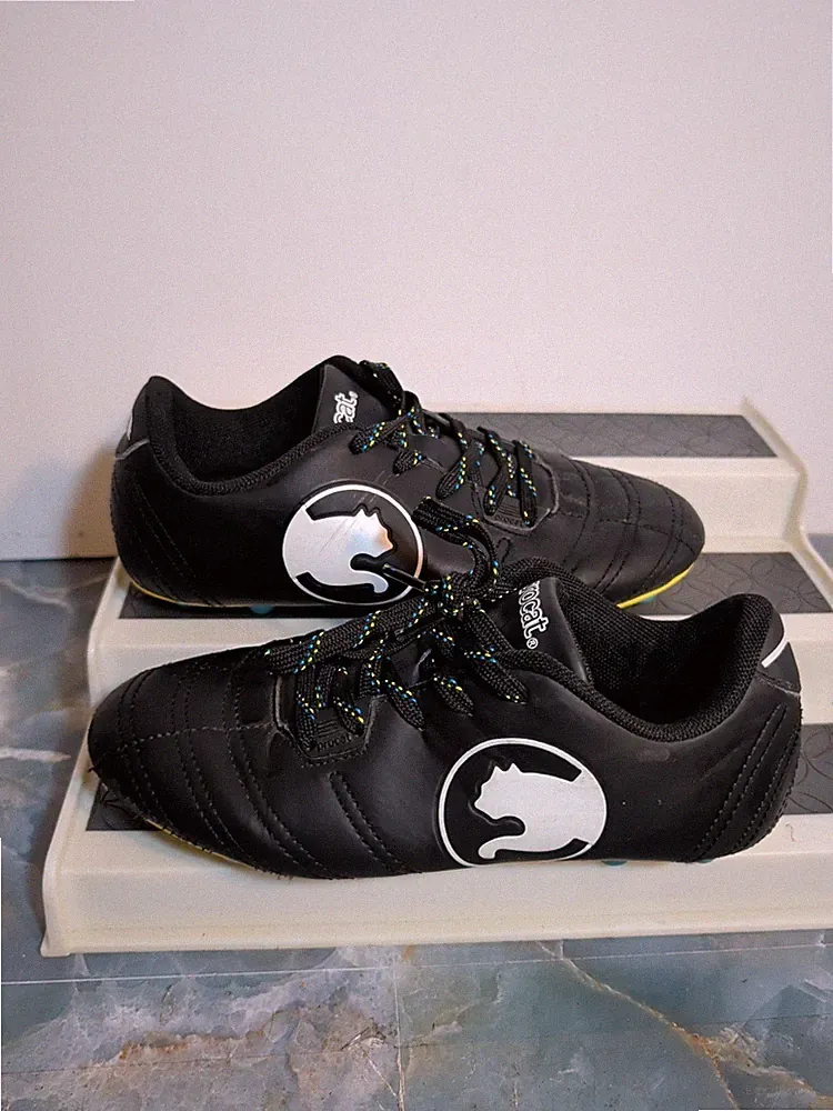 ProCat by Puma Speed Force Soccer Cleats Youth Sz 3 Rubber Studs Black/white