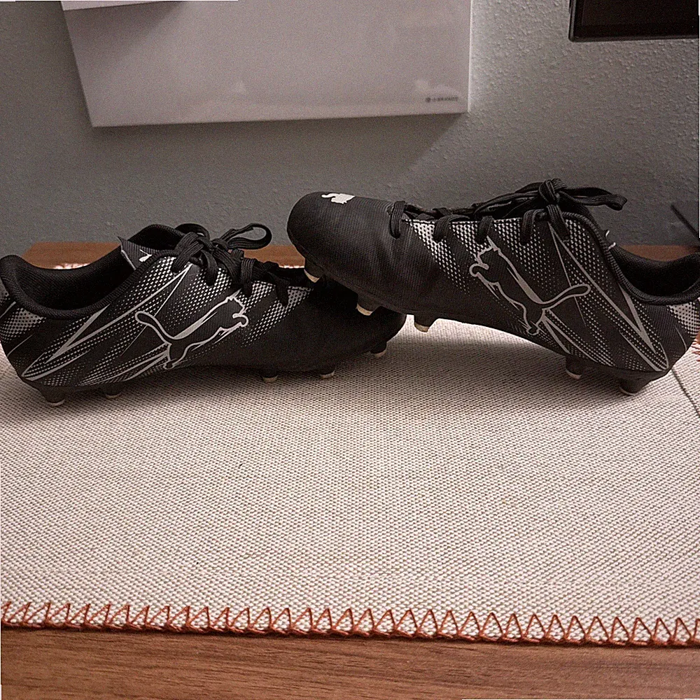 PUMA Attacanto Firm Ground/Artificial Ground (FG/AG) Soccer Cleats Size US 4