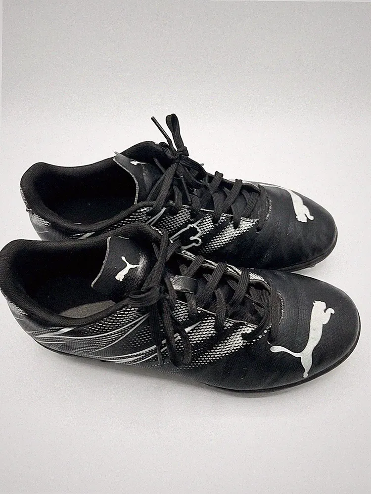 Puma Attacanto TT turf trainer soccer cleats Women’s Size 7.5