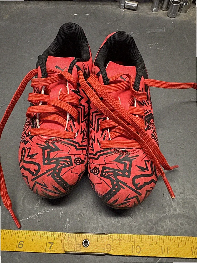 Puma Boys Toddler Size 9 Red And Black Soccer Cleats! Great Condition!