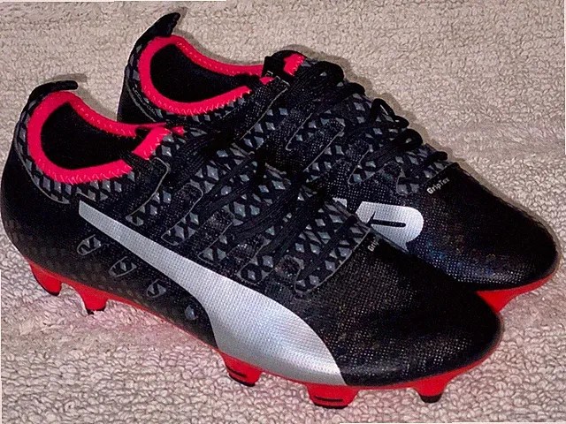 PUMA EvoPower Vigor 2 Black Silver Dark Grey Pink FG Soccer Cleats NEW Mens 7.5