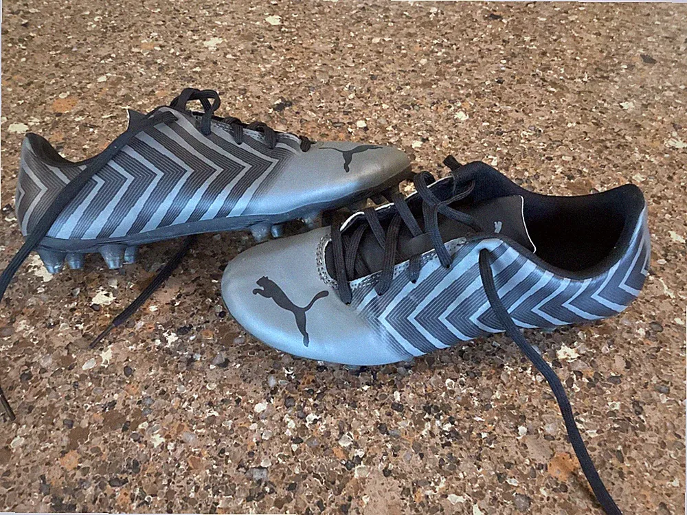 Puma Full Speed FG Soccer Cleats Men's size 6 Gray / Black