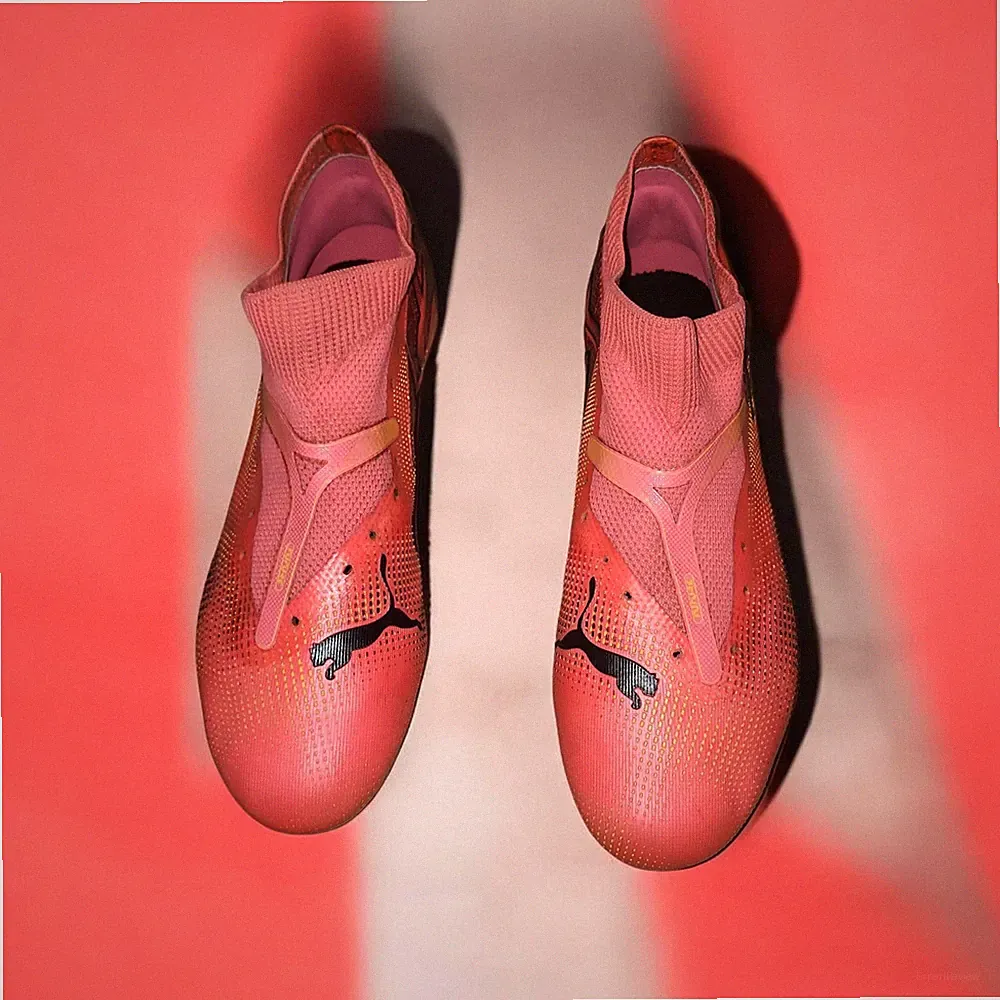 Puma Future 7 PRO FG/AG Neon Citrus Pink Soccer Low Cleat Knit Collar Men Sz 9.5