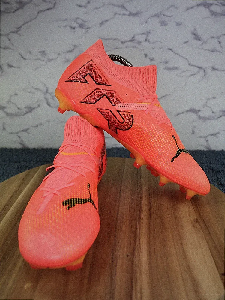 Puma Future 7 PRO FG/AG Neon Citrus Pink Soccer Low Cleats Knit Collar Men Sz 8