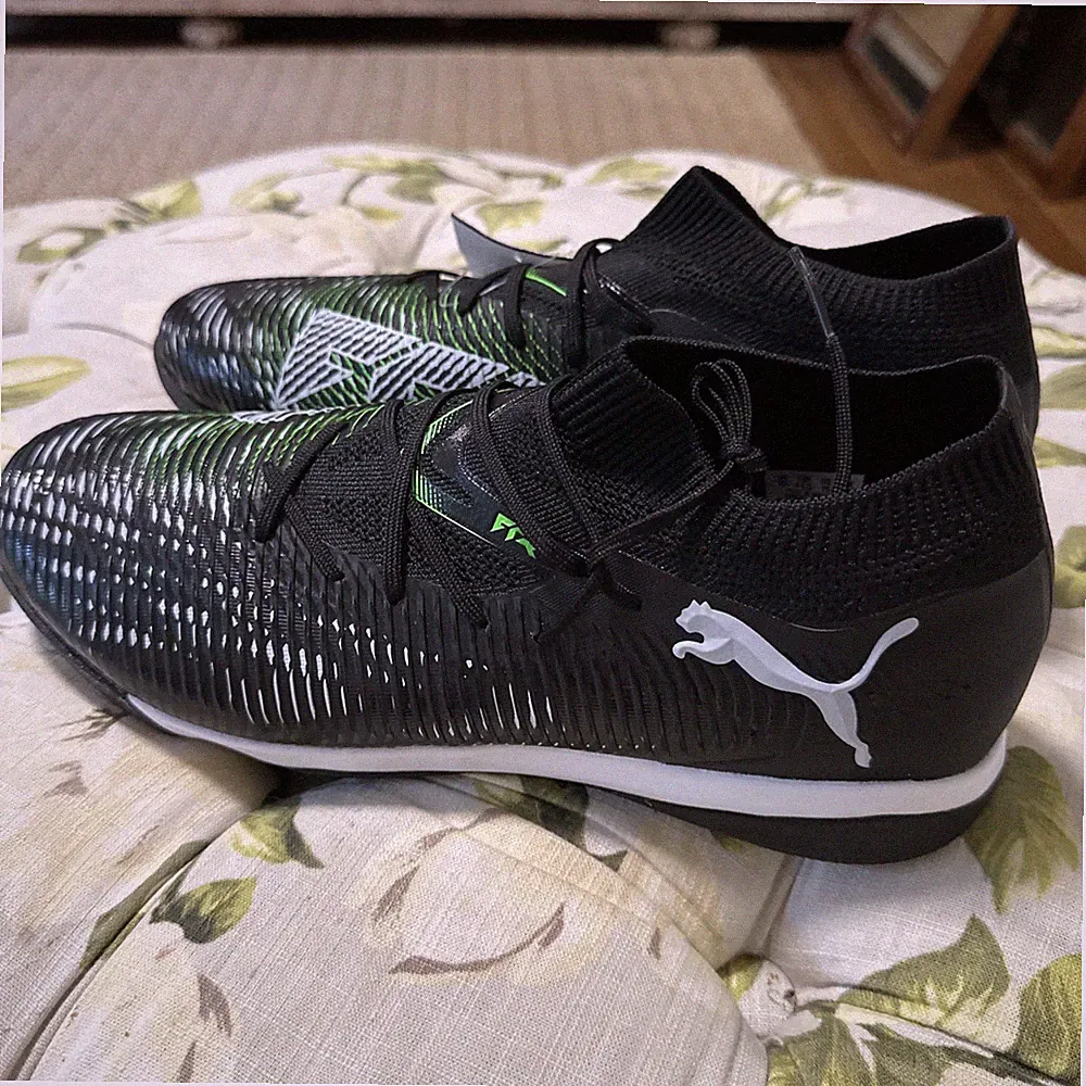 Puma Future 8 Match Indoor Soccer Cleats Cool Black Green Mens 108371-02 Size 11