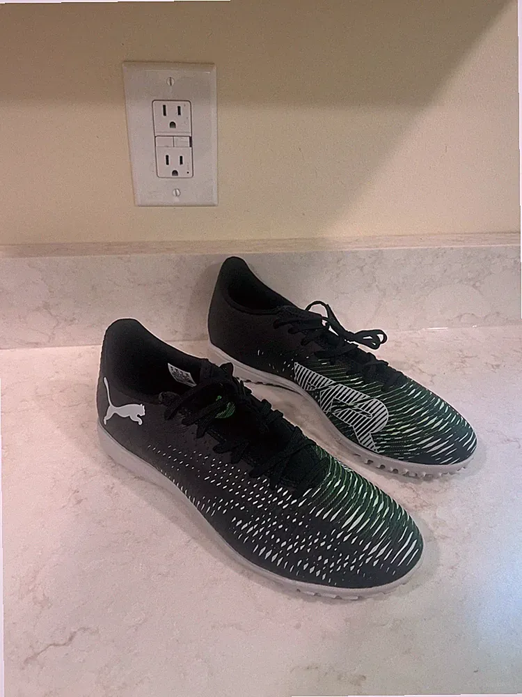 Puma Future 8 Match TF turf Soccer Cleats Cool Black Green Mens 108378-02 SIZE 9