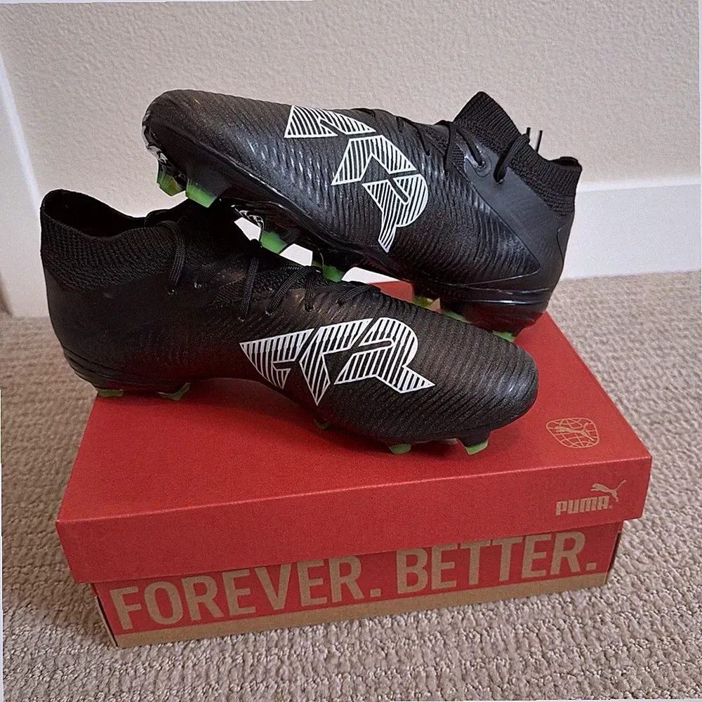 Puma FUTURE 8 PRO FG/AG men’s soccer cleats size 7 black and green