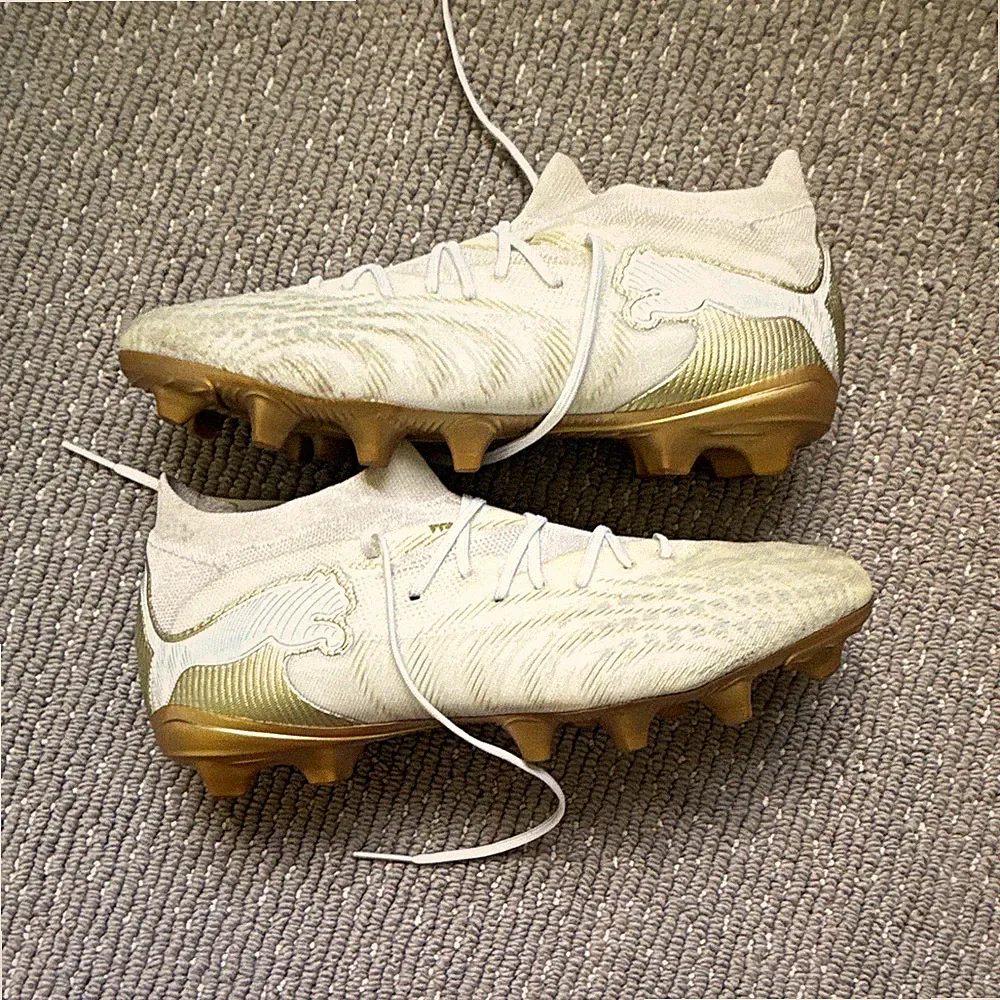 Puma Future 9 Pro FG white and gold soccer cleats size 8.5