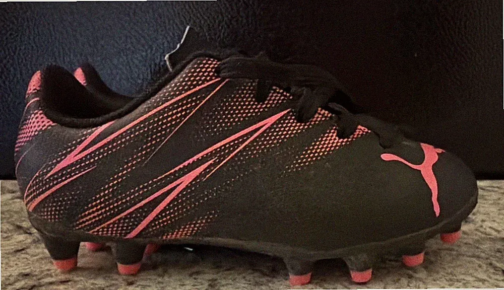 PUMA Girls Soccer Cleats Black/Pink Lace-Up Low Top