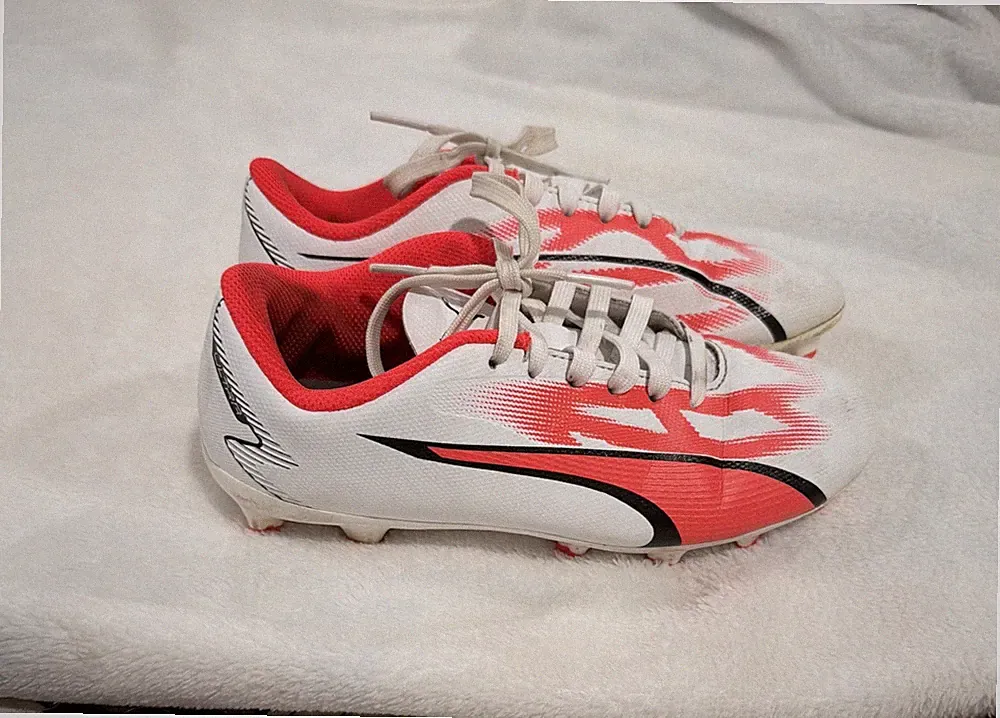 PUMA Girls Soccer Cleats White/Orange/Black Size 2