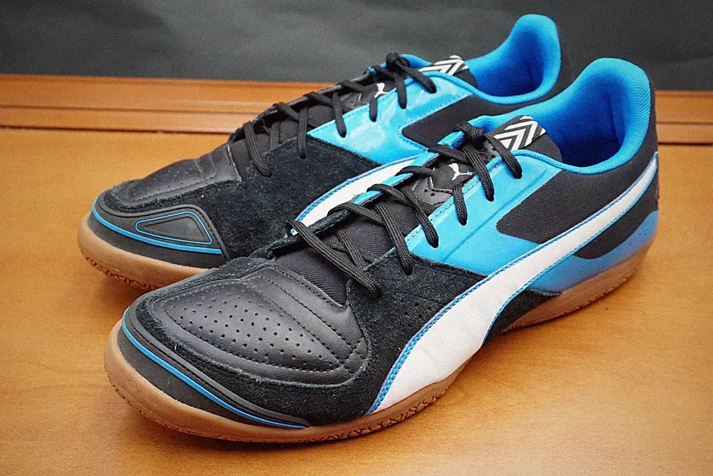 PUMA Invicto Sala Shoes Mens Size 11.5 Black Suede Blue Indoor Soccer Sneaker