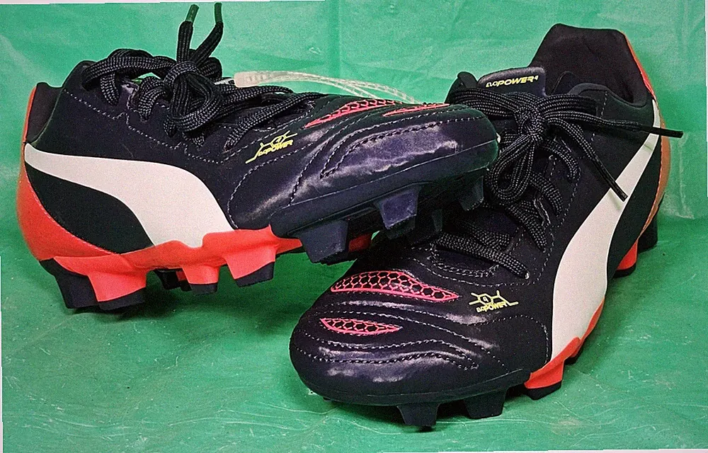 ***PUMA (Kids) evoPOWER 4.2 (Futbol/Soccer) Cleats (Sizes: 1, 3, 4.5, 5.5, 7)