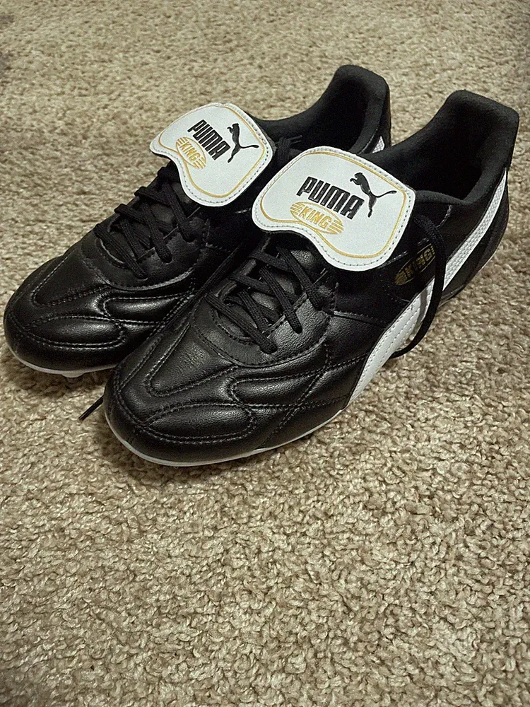 Puma King Top Leather Cleats - Size Men’s 7.5