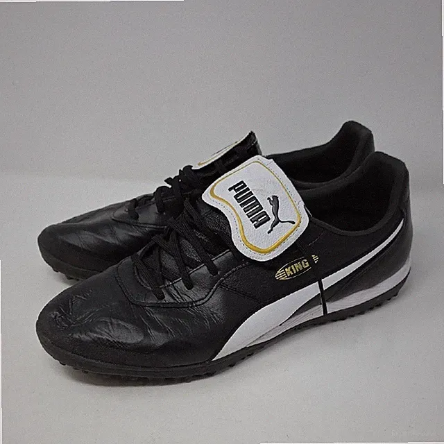 Puma King Top Turf Soccer Cleats Men's Black and White Athletic Shoes Size 12.5